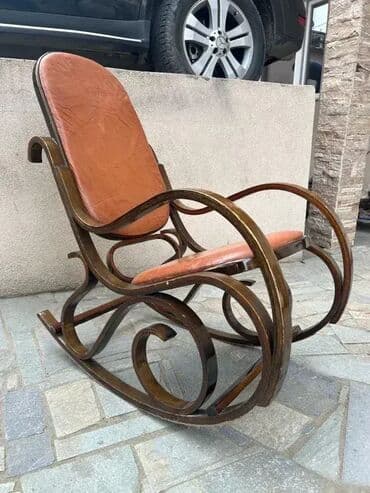 Stilske stolice: Stilska Thonet stolica za ljuljanje 🪑 Ikoničan dizajn ✨ Odlično na lalafo.rs — 8 Stilske stolice: Stilska Thonet stolica za ljuljanje 🪑 Ikoničan dizajn ✨ Odlično — 8