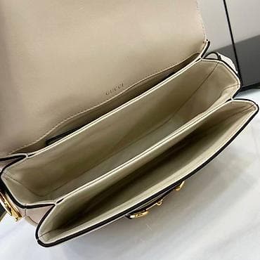 Kožna torba preko ramena – svetla bež nijansa - Materijal: glatka na lalafo.rs — 3 Kožna torba preko ramena – svetla bež nijansa - Materijal: glatka — 3