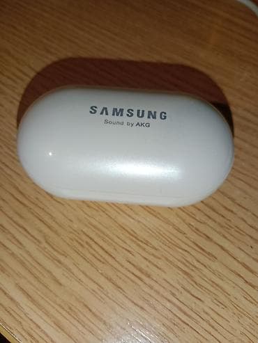 Electronics: Original POWERBANK Kuciste za SAMSUNG Buds Plus Slusalice-bele boje at lalafo.rs — 1 Electronics: Original POWERBANK Kuciste za SAMSUNG Buds Plus Slusalice-bele boje — 1