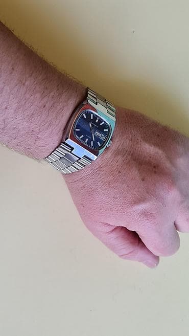 Sat Slava Automatic, mehanički automatik sa 27 rubina. - Kućište at lalafo.rs — 7 Sat Slava Automatic, mehanički automatik sa 27 rubina. - Kućište — 7