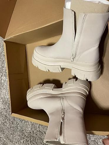 Bershka cizme u originalnoj kutiji full upakovane.Placene na lalafo.rs — 2 Bershka cizme u originalnoj kutiji full upakovane.Placene — 2