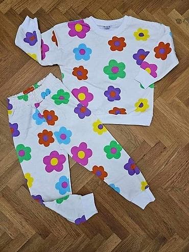 Prelepe trenerke za devojčice NOVO Do 10 idu Pitati za dostupne na lalafo.rs — 5 Prelepe trenerke za devojčice NOVO Do 10 idu Pitati za dostupne — 5