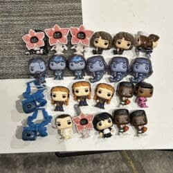 ZAMENA Kinder Joy Stranger Things Prvenstveno zamena, na drugom slajdu na lalafo.rs ZAMENA Kinder Joy Stranger Things Prvenstveno zamena, na drugom slajdu