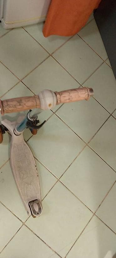 Trotinet za dete ispravne metalne
Mirjevo at lalafo.rs — 4 Trotinet za dete ispravne metalne
Mirjevo — 4