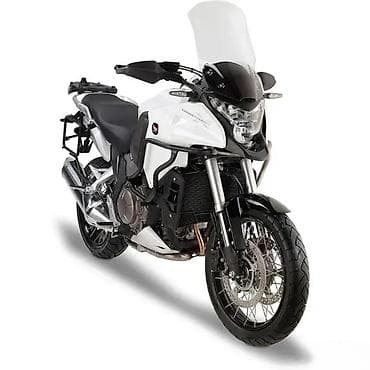 Motocikl Honda VFR1200X u beloj boji, opremljen vetrobranom i na lalafo.rs Motocikl Honda VFR1200X u beloj boji, opremljen vetrobranom i