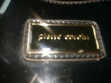 Elegantna crna ženska torba marke Pierre Cardin. Torba ima metalni na lalafo.rs — 2 Elegantna crna ženska torba marke Pierre Cardin. Torba ima metalni — 2