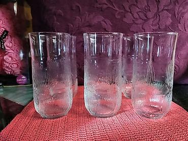 Case nove iz 80ih Arcoroc univerzalne. Francuske case sa listovima na lalafo.rs Case nove iz 80ih Arcoroc univerzalne. Francuske case sa listovima