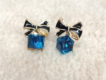 Mašna i poklon minđuše nove na lalafo.rs — 1 Mašna i poklon minđuše nove — 1