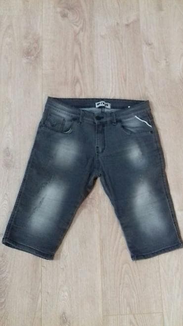 Kao nove bermude za dečaka.
Veličina 14
Cena 700din na lalafo.rs Kao nove bermude za dečaka.
Veličina 14
Cena 700din