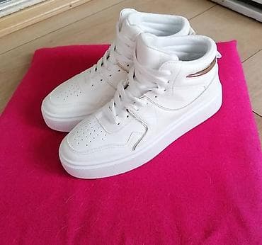 Nove preudobne premekane br 38
Veliko Sniženje na lalafo.rs — 3 Nove preudobne premekane br 38
Veliko Sniženje — 3