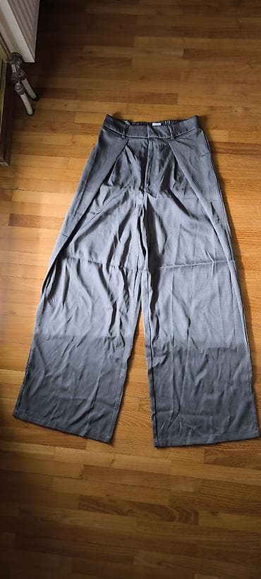 Sive široke pantalone s visokim strukom - Model: široke nogavice at lalafo.rs — 1 Sive široke pantalone s visokim strukom - Model: široke nogavice — 1