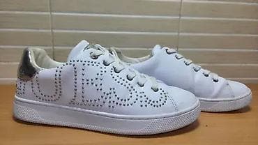 Guess (br.39) patike su u odličnom stanju kao što se vidi i na na lalafo.rs — 1 Guess (br.39) patike su u odličnom stanju kao što se vidi i na — 1