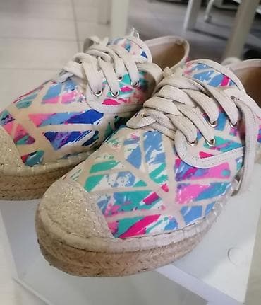 Ženske platnene espadrile sa razigranom šarenom šarom, idealne za na lalafo.rs — 2 Ženske platnene espadrile sa razigranom šarenom šarom, idealne za — 2