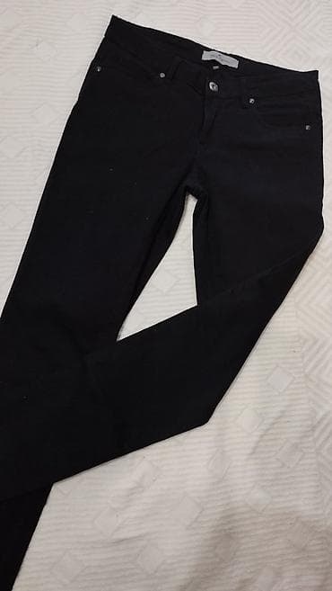 Crne farmerke.
Vel.40
pogledajte i ostale moje oglase na lalafo.rs — 2 Crne farmerke.
Vel.40
pogledajte i ostale moje oglase — 2