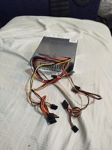 3 napajanja napajanje za kompjuter.
Nepoznato stanje na lalafo.rs 3 napajanja napajanje za kompjuter.
Nepoznato stanje