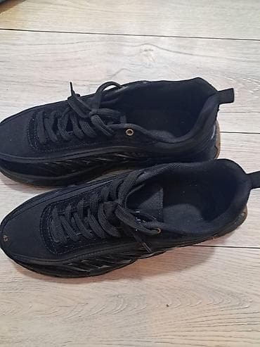 Men's Footwear: Balenciaga patike muške43 broj samo jednom obučene at lalafo.rs — 3 Men's Footwear: Balenciaga patike muške43 broj samo jednom obučene — 3