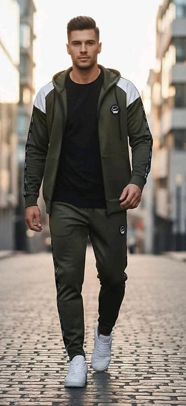 Trenerka Nike, bоја - Šareno na lalafo.rs Trenerka Nike, bоја - Šareno