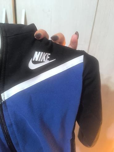 Dečja Nike dukserica sa kapuljačom i rajsferšlusom - Model: gornji na lalafo.rs — 4 Dečja Nike dukserica sa kapuljačom i rajsferšlusom - Model: gornji — 4