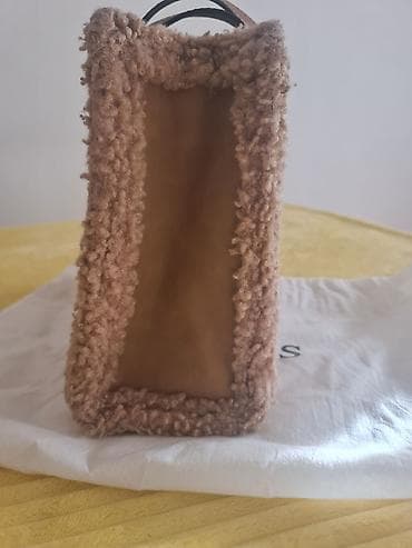 Guess kao nova zimska torba. original. bez ostecenja na lalafo.rs — 3 Guess kao nova zimska torba. original. bez ostecenja — 3