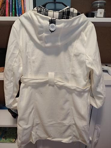 Ženski kaput sa kapuljačom – bela boja - Model: dvoredni kaput sa na lalafo.rs — 3 Ženski kaput sa kapuljačom – bela boja - Model: dvoredni kaput sa — 3