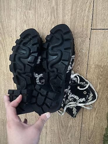 Guči cipele br : 40
Korištene bez oštećenja at lalafo.rs — 5 Guči cipele br : 40
Korištene bez oštećenja — 5