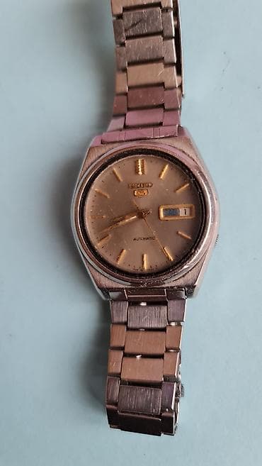 Seiko 5 automatski ručni sat - Mehanizam: automatski (self-winding) na lalafo.rs — 2 Seiko 5 automatski ručni sat - Mehanizam: automatski (self-winding) — 2