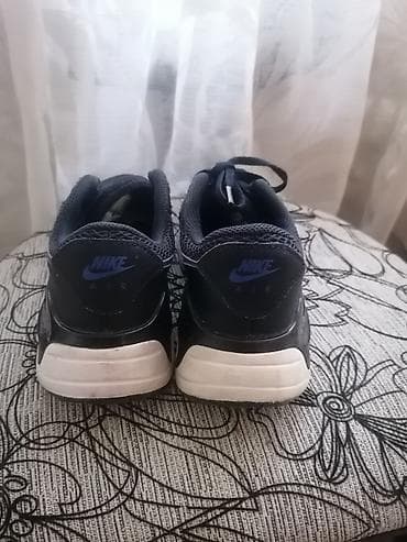 Nike AirMax patike vel.38 unutrasnje gaziste 24,5cm jedino pertle na lalafo.rs — 4 Nike AirMax patike vel.38 unutrasnje gaziste 24,5cm jedino pertle — 4