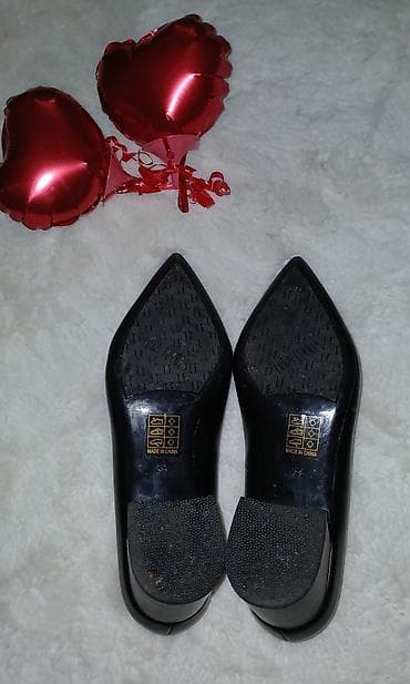 Cipele na stiklu vel.39 jednom nosene
Lora Ferres at lalafo.rs — 4 Cipele na stiklu vel.39 jednom nosene
Lora Ferres — 4