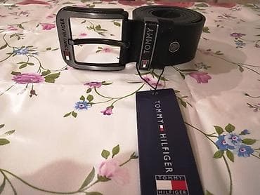 Novi muski kozni markirani kais Tommy Hilfiger u crnoj boji. Zemlja na lalafo.rs — 3 Novi muski kozni markirani kais Tommy Hilfiger u crnoj boji. Zemlja — 3