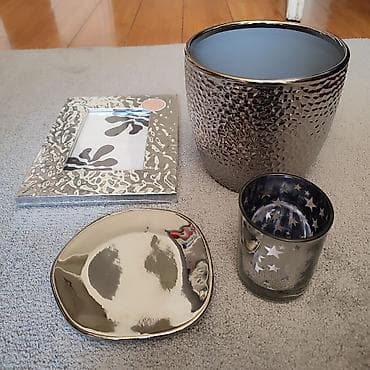 LOT dekoracije za dnevnu sobu Ukrasna saksija ?15 cm metalik srebro at lalafo.rs — 2 LOT dekoracije za dnevnu sobu Ukrasna saksija ?15 cm metalik srebro — 2