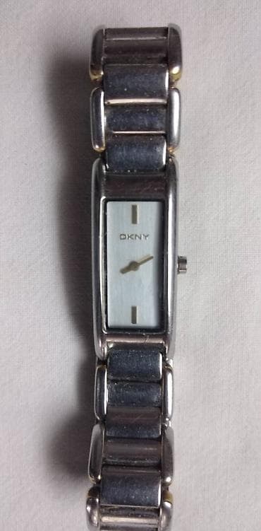 Zenski sat Dkny sa novom Renata baterijom 19 cm.,ispravan na lalafo.rs — 1 Zenski sat Dkny sa novom Renata baterijom 19 cm.,ispravan — 1