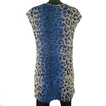 Bluza guess, vel. M marka: guess veličina: m materijal: poliester na lalafo.rs — 3 Bluza guess, vel. M marka: guess veličina: m materijal: poliester — 3