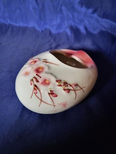 Pepeljara nova klompa,porcelanska. Visina. 6cm. Duzina. 12cm na lalafo.rs Pepeljara nova klompa,porcelanska. Visina. 6cm. Duzina. 12cm