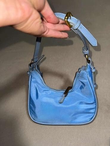 GUESS mini torbica – svetloplava - Materijal: glatka satenska tkanina na lalafo.rs — 4 GUESS mini torbica – svetloplava - Materijal: glatka satenska tkanina — 4