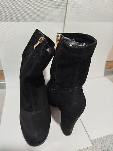 Ženske čizmice na štiklu – crne, do članka - Materijal: meki veštački na lalafo.rs — 2 Ženske čizmice na štiklu – crne, do članka - Materijal: meki veštački — 2