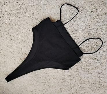 Bershka crop bodi crne boje. Dosta se rasteze, streč materijala na lalafo.rs — 3 Bershka crop bodi crne boje. Dosta se rasteze, streč materijala — 3
