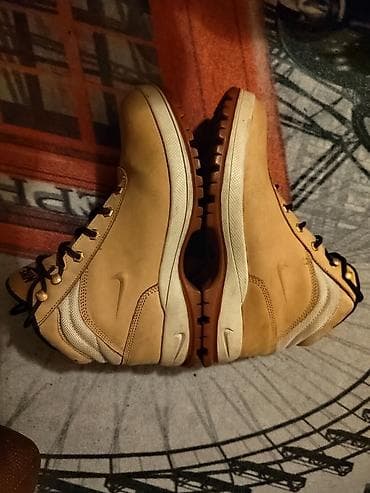 Rasprodajaa Nike duboke cipele broj 40 duzina 26cm unisex odlepila na lalafo.rs — 3 Rasprodajaa Nike duboke cipele broj 40 duzina 26cm unisex odlepila — 3