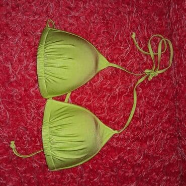 Nov Zeleni dvodelni kupaći kostim – trokutasti model - Boja na lalafo.rs Nov Zeleni dvodelni kupaći kostim – trokutasti model - Boja