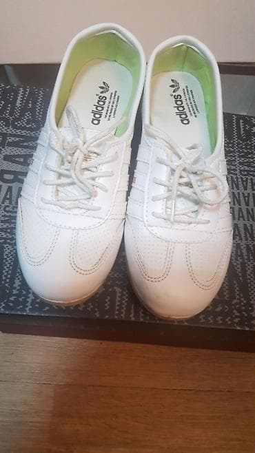 Adidas ženske patike – bele, niske, lagane par puta korištene ! - na lalafo.rs — 1 Adidas ženske patike – bele, niske, lagane par puta korištene ! - — 1