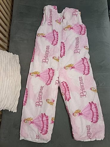 Sleepwear and Underwear: Vreća za spavanje,motiv princeza. Kupljena za dete od 4 god. Vreća se at lalafo.rs — 1 Sleepwear and Underwear: Vreća za spavanje,motiv princeza. Kupljena za dete od 4 god. Vreća se — 1