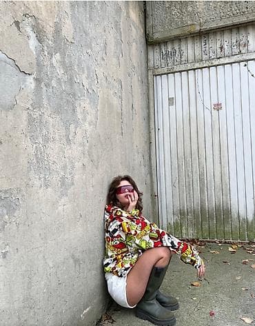 H&M uniseks duks s kapuljačom – The Grinch motiv - Brend: H&M na lalafo.rs — 4 H&M uniseks duks s kapuljačom – The Grinch motiv - Brend: H&M — 4