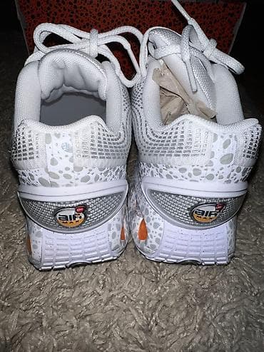 NIKE Air Max DN premium electric br.40 cm 25 NOVO
HM0811 100 na lalafo.rs — 9 NIKE Air Max DN premium electric br.40 cm 25 NOVO
HM0811 100 — 9