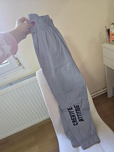 Bershka ženske pantalone – model jogger florescentne - Boja: siva - na lalafo.rs — 1 Bershka ženske pantalone – model jogger florescentne - Boja: siva - — 1