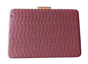 Elegantna ženska večernja torbica – model “clutch” sa metalnim okvirom na lalafo.rs — 2 Elegantna ženska večernja torbica – model “clutch” sa metalnim okvirom — 2