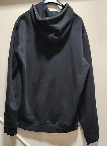 Crna dukserica s kapuljačom - Klasičan kroj sa kapuljačom i belim na lalafo.rs — 2 Crna dukserica s kapuljačom - Klasičan kroj sa kapuljačom i belim — 2