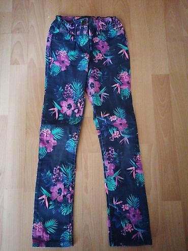 Dečije pantalone "Miss Understood" sa cvetnim dezenom. Pantalone su at lalafo.rs — 1 Dečije pantalone "Miss Understood" sa cvetnim dezenom. Pantalone su — 1