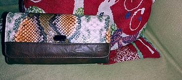 Ženski novčanik – braon koža sa detaljem u printu zmijske kože. - na lalafo.rs — 1 Ženski novčanik – braon koža sa detaljem u printu zmijske kože. - — 1