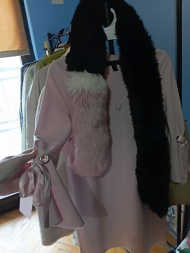 Elegantna haljina + ukrasna krznena stola - Brend: Amisu - Model na lalafo.rs Elegantna haljina + ukrasna krznena stola - Brend: Amisu - Model