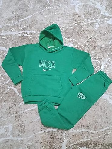 Nike komplet trenerke sa kapuljačom - Dvodijelni set: dukserica s na lalafo.rs — 2 Nike komplet trenerke sa kapuljačom - Dvodijelni set: dukserica s — 2