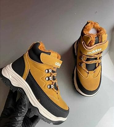 Adidas
25-30
2800 din na lalafo.rs — 1 Adidas
25-30
2800 din — 1